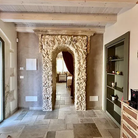 Apartment Albanazzo With Jacuzzi Near The Sandy Avola