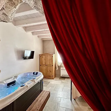 Albanazzo With Jacuzzi Near The Sandy *