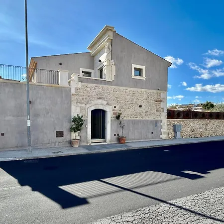Albanazzo With Jacuzzi Near The Sandy * Avola