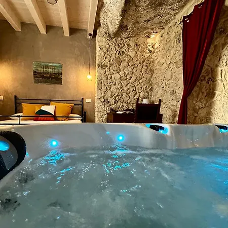 Albanazzo With Jacuzzi Near The Sandy *