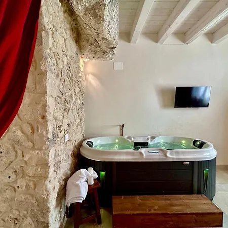 Albanazzo With Jacuzzi Near The Sandy *