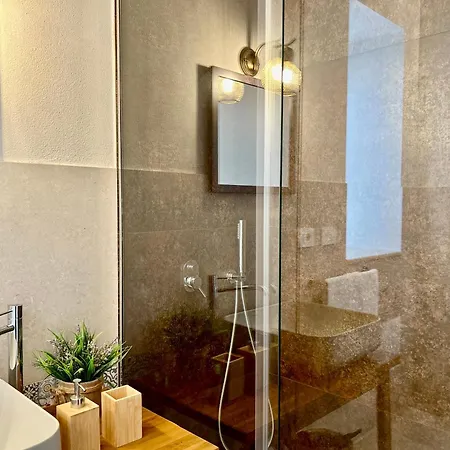Albanazzo With Jacuzzi Near The Sandy Apartament *