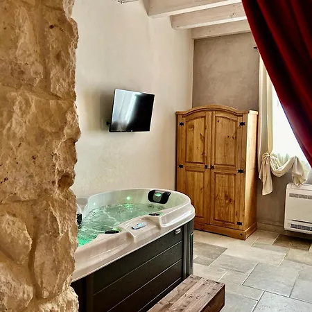 Albanazzo With Jacuzzi Near The Sandy Apartament *