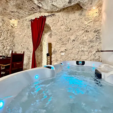 Albanazzo With Jacuzzi Near The Sandy Apartament *